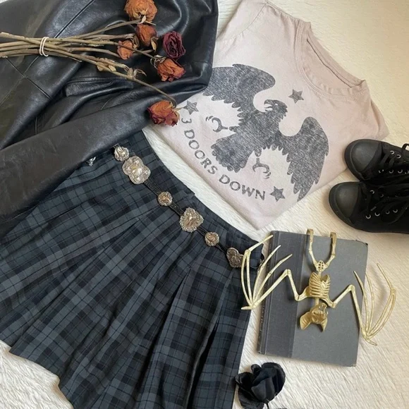 Vintage 3 Doors Down juniors petite eagle graphic print cream band tee - Picture 4 of 9